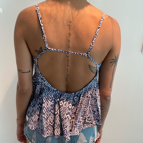 LF Aztec print blue flowy top - Picture 3 of 5